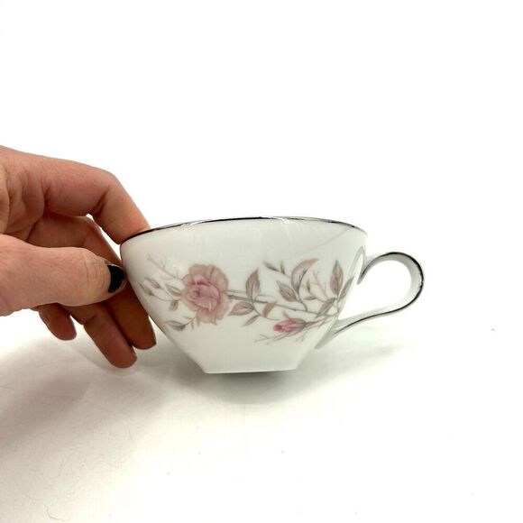 FINE CHINA JAPAN Set Of 4 Vintage Laura Teacup Saucer Plate Floral Platinum Trim - Picture 2 of 7